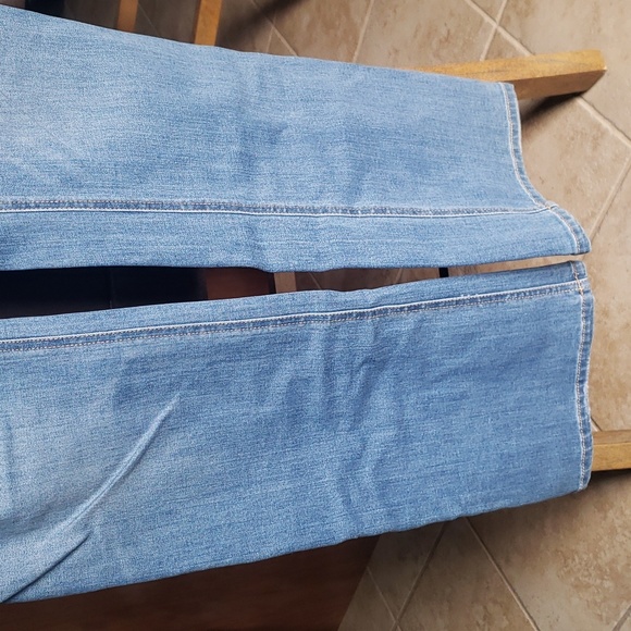 2 -  Old Navy Boot Cut Jeans - Picture 5 of 7
